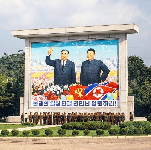 Vodcovia Severnej Kórey večne živí.
