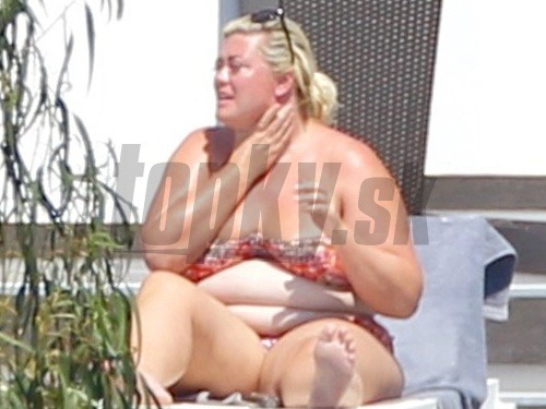 Gemma Collins opekala svoje tučné telo v dvojdielných plavkách. 