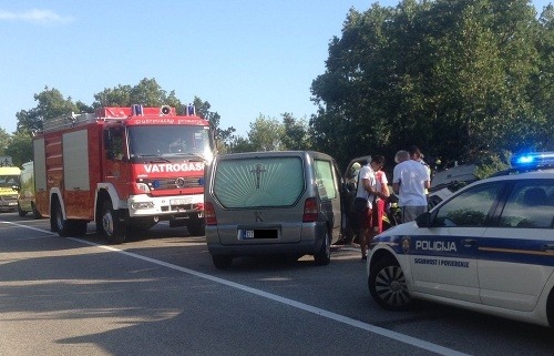 Nehoda pohrebného auta v Chorvátsku.