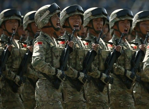 Čína si pripomína porážku Japonska v druhej svetovej vojne, ukazuje silu armády