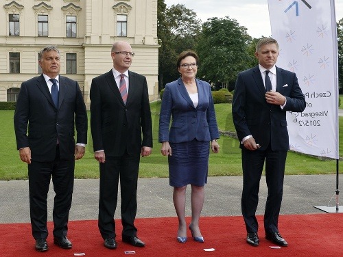 (Zľava) Viktor Orbán, Bohuslav Sobotka, Ewa Kopaczová a Robert Fico