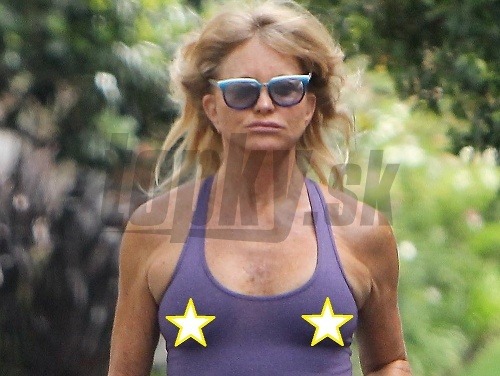 Goldie Hawn sa po uliciach bežne premáva bez podprsenky. 