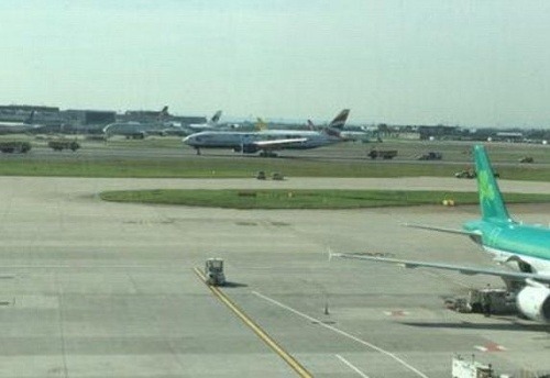 Boeing 777-200 pristál v Londýne.
