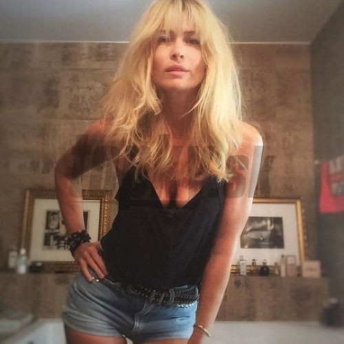 Daniela Peštová zavesila na Instagram vyprsenú fotku. Svojich fanúšikov však blondínka odrovnala najmä tým, čo mala oblečené na dolnej časti svojho tela. 