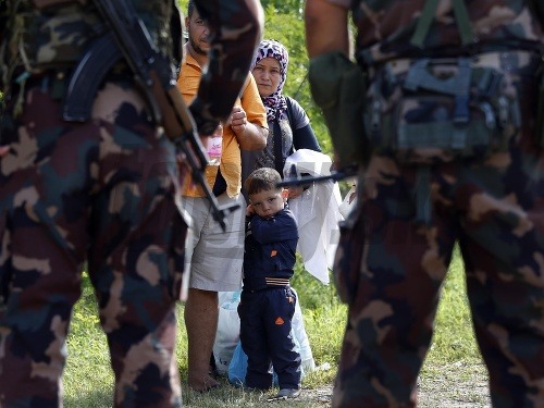 Migračná kríza sa v Maďarsku stupňuje, vláda chce nasadiť armádu. Vyhlásili krízový stav.