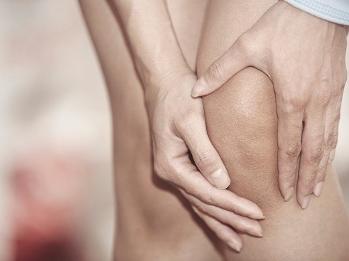 Bolesti kĺbov a kolien nie sú ničím príjemným, pomôže vám zdravá strava a šport. 