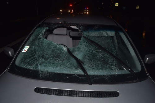 Foto auta, ktoré zrazilo 64-ročnú ženu