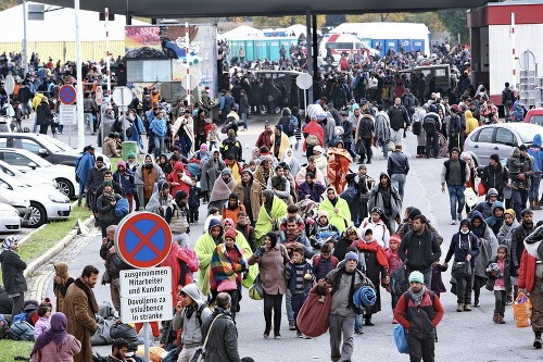 Utečenci na hraničnom rakúsko-slovinskom priechode