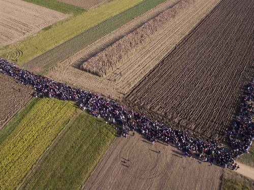 Migranti prechádzajú cez Chorvátsko