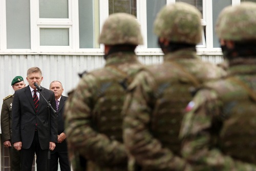 Slovenskí vojaci odchádzajú na cvičenie Balaton 2015