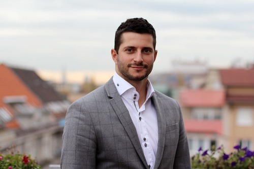 Bývalý hokejista Pukalovič si hľadá susedov