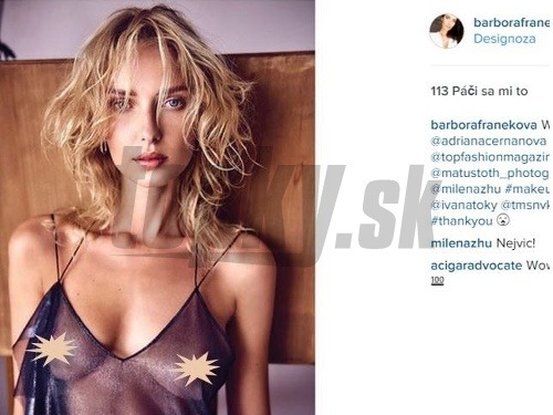 Sexi Adriana Čerňanová odhalila prsia i bradavky.