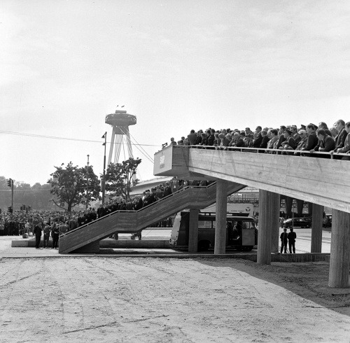 Oslavy SNP v roku 1972 boli spojené s otvorením Mostu SNP