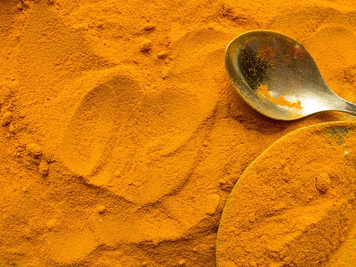 Kurkuma je zdravé korenie, no netreba to s ním preháňať!