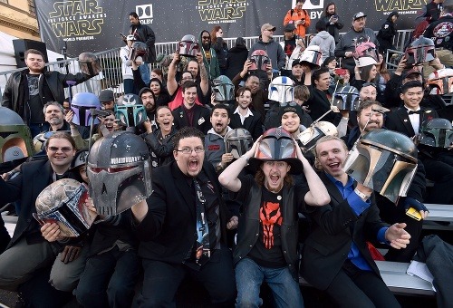 Premiéra Star Wars v Los Angeles vyburcovala fanúšikov 
