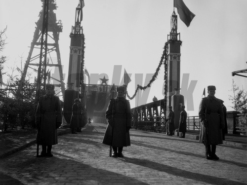 Slávnostné otvorenie Mostu Červenej armády zo 4. februára 1946