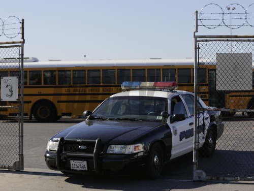 V Los Angeles zavreli kvôli bombovým hrozbám školy
