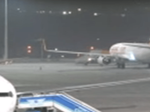 Na istanbulskom letisku poškodil výbuch päť lietadiel.
