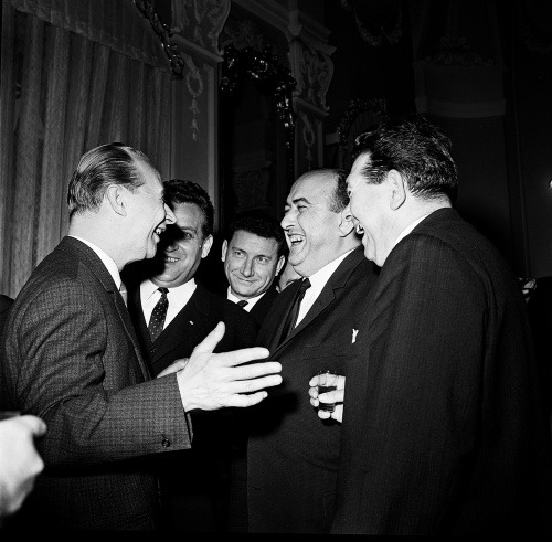 Na snímke vľavo A. Dubček, druhý sprava O. Černík v budove Predsedníctva SNR, 29. október 1968.