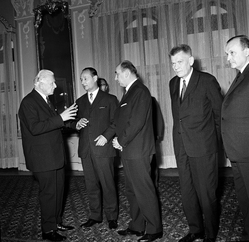 Na snímke zľava L. Svoboda, A.Dubček, O. Černík, J. Smrkovský v budove Predsedníctva SNR, 29. október 1968.