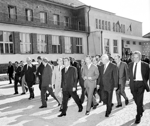 Stretnutie predstaviteľov KSČ a KSSZ v Čiernej nad Tisou na čele s Alexandrom Dubčekom a Leonidom Brežnevom. Rokovania prebiehali v dňoch 29. júla až 1. augusta 1968.