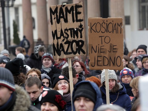 Učitelia dnes štrajkovali aj v Košiciach