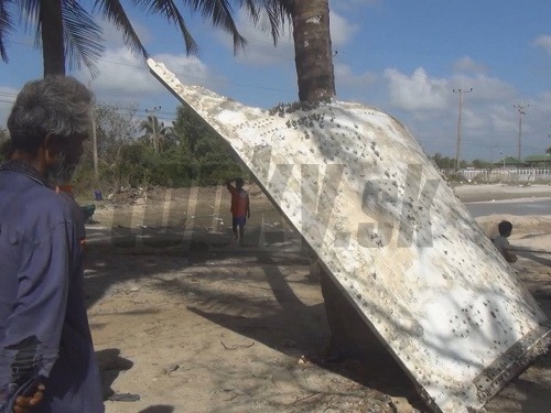 Na východné pobrežie Malajzie vyplavilo zrejme ďalší vrak zmiznutého lietadla