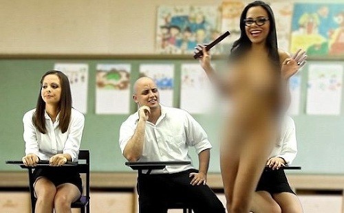 Ktorý chlap by nechcel takúto učiteľku?