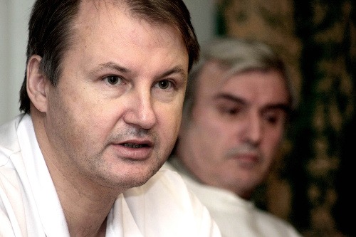 Vladimír Cingel, ktorý úspešne oddelil siamské dvojičky Marka a Miška, zomrel.
