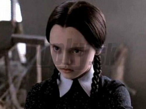 Christina Ricci ako Wednesday Addams. 