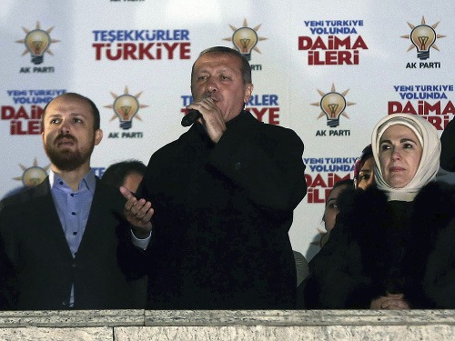 Recep Tayyip Erdogan s manželkou a synom Bilalom