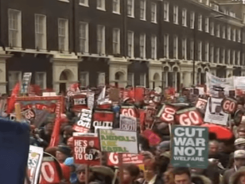 Protest proti Cameronovým opatreniam