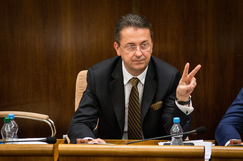 Martin Glváč chce zmeniť volebný zákon o župných voľbách.