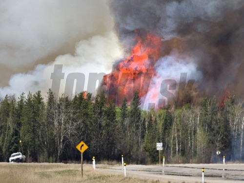 Rozsiahle požiare v Kanade sa naďalej šíria