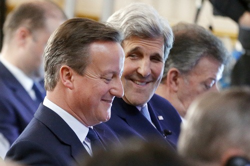 David Cameron a John Kerry