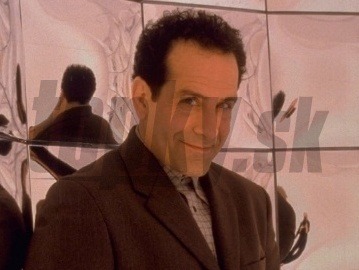 Tony Shalhoub ako seriálový detektív Monk. 