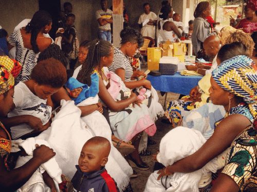 DR Kongo | Školenie matiek o význame dojčenia v MAGNA zdravotnom centre. Copyright by MAGNA