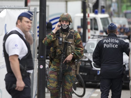 Situácia je v Belgicku pod kontrolou. Podozrivú osobu zatkli.