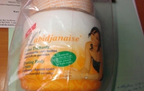 Na bielenie pokožky Treatment Body Cream značky L` Abidjanaise z Pobrežia Slonoviny