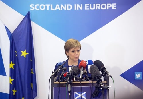Škótska premiérka Nicola Sturgeonová počas tlačovej konferencie v rámci summitu EÚ v sídle EÚ v Bruseli