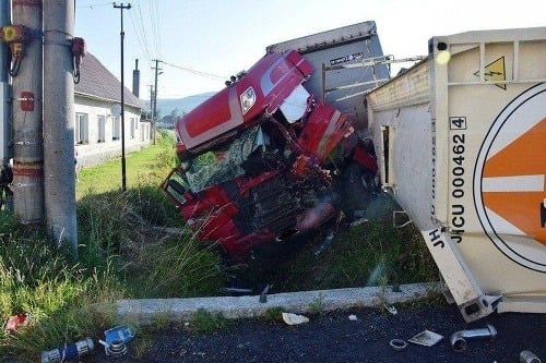 nehoda kamiónov