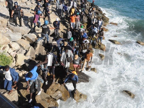 Migranti sa dostali cez francúzsko-taliansku hranicu