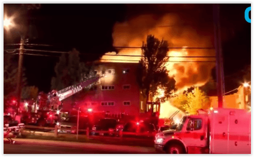 Pri požiari zahynuli dve osoby, desiatky ďalší sú zranení