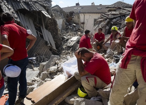 Následky zemetrasenia, ktoré postihlo Taliansko koncom októbra