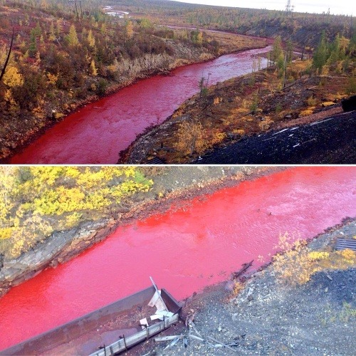Rieka má sýto červenú farbu.