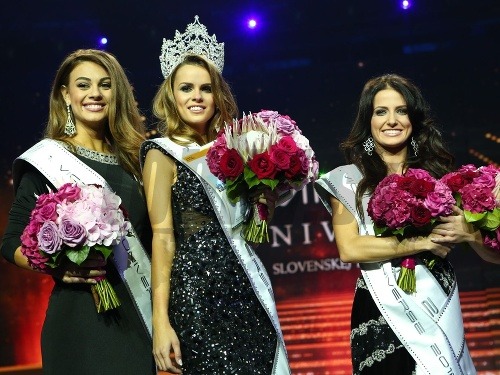 Zľava: 1. vicemiss Universe SR 2016 Karolína Miková, Miss Universe SR 2016 Zuzana Kollárová, 2. vicemiss Universe Sr 2016 Kristína Šulová.