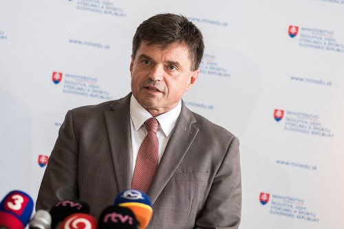 Minister školstva, vedy, výskumu a športu Slovenskej republiky Peter Plavčan 