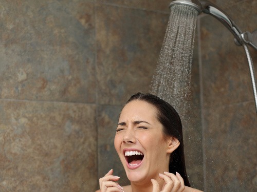 Nebojte sa studenej sprchy, vzpruží organizmus!