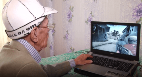 71-ročný dôchodca je hitom internetu