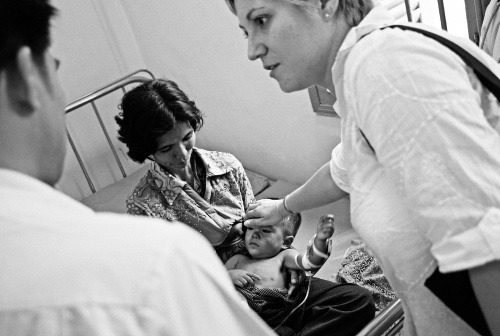 Kambodža | MUDr. Eva Vitáriušová počas vizity v MAGNA zdravotníckom centre.